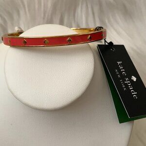 KATE SPADE Spot the Spade Skinny Hinged Bangle in Coral/Gold